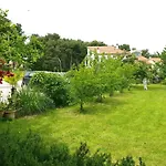 Greenhill * Pula